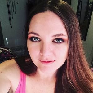 Meet your Posher, Claire